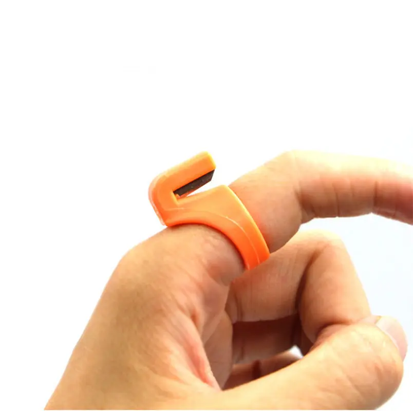 

Plastic Sewing Thimble Ring with Thread Cutter Finger Thimbles Thread Cutter Finger Tangent Tools Sewing Accessories