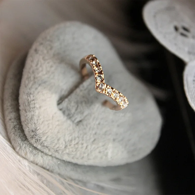 

Unique Design Concise Simple Style Rhinestone Crystal V-shaped Tail Ring wholesale Simple Style Gold color rings