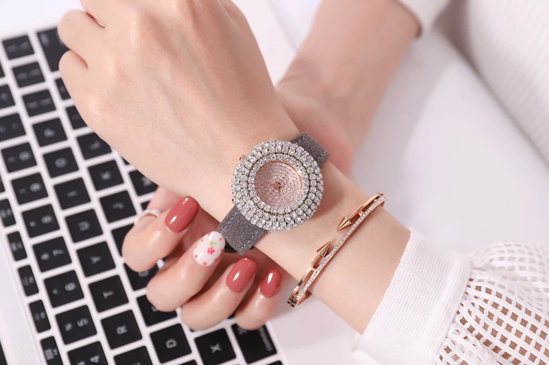 women clock (11)