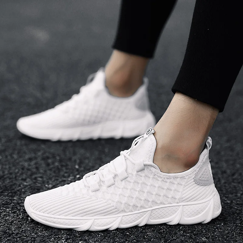 

Fashion flying woven men's shoes breathable fish scales mesh surface tide shoes knife front casual running shoes men