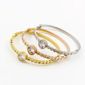 

South Korea jewelry wholesale new super flash flash stone black buckle bracelet titanium steel accessories bracelet female