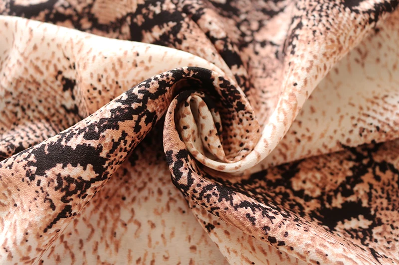 Женские блузки летняя шифоновая блузка с длинными рукавами Топы из змеиной кожи с отложным воротником Элегантная офисная Рубашка Туника
