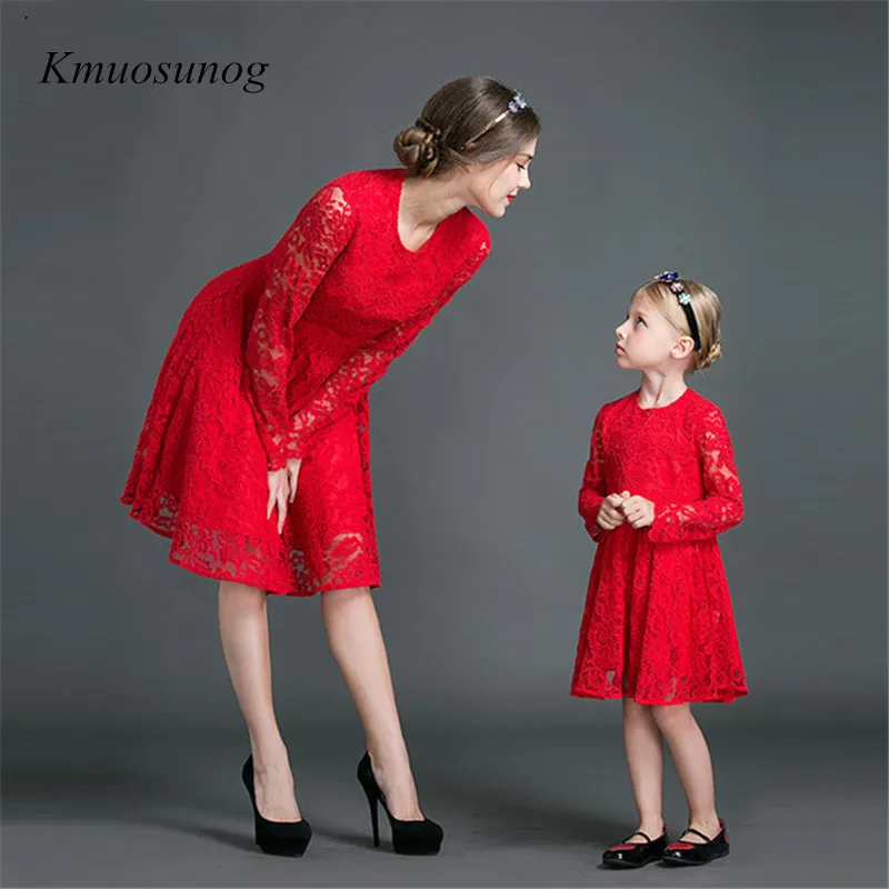 

Mother Daughter Dresses 2019 Fall 2018 Family Matching Outfits Long sleeves Red Lace Dress Woman Clothes Look Girls C0293
