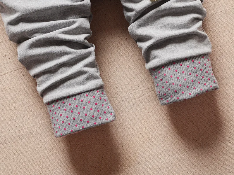 2809957474_926338012