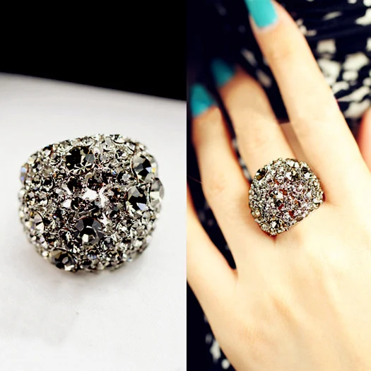 

Vintage Exaggerated Ring Gray Crystals Wide Chunky Cocktail Ring Kpop Punk Cool White Gold Color Women Statement Jewelry