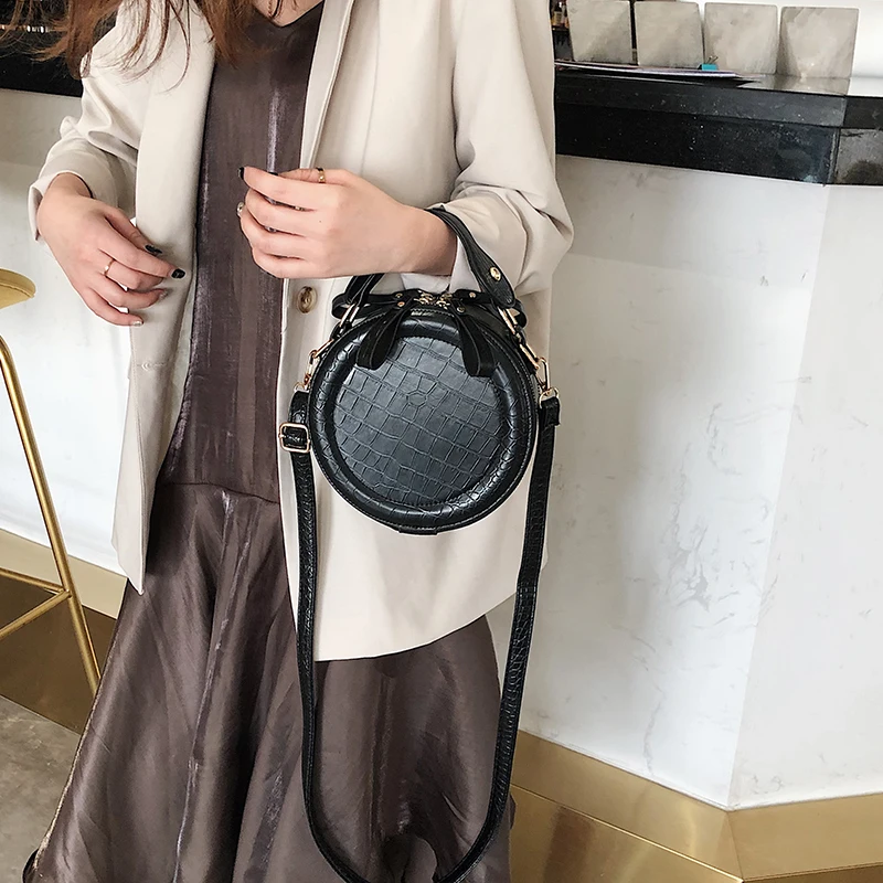 خمر حجر نمط بو الجلود جولة Crossbody حقائب للنساء 2019 جديد صغيرة المحافظ و حقائب السيدات حقيبة كتفية للسفر خمر حجر نمط بو الجلود جولة Crossbody حقائب للنساء 2019 جديد صغيرة المحافظ و حقائب السيدات حقيبة كتفية للسفر