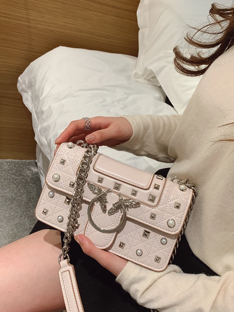 

Fashion Crossbody Bag for Women Messenger Bags Luxury Chains Flap Bag Rivet Cute Swallow Girls Ladies Luis Vuiton gg Handbags