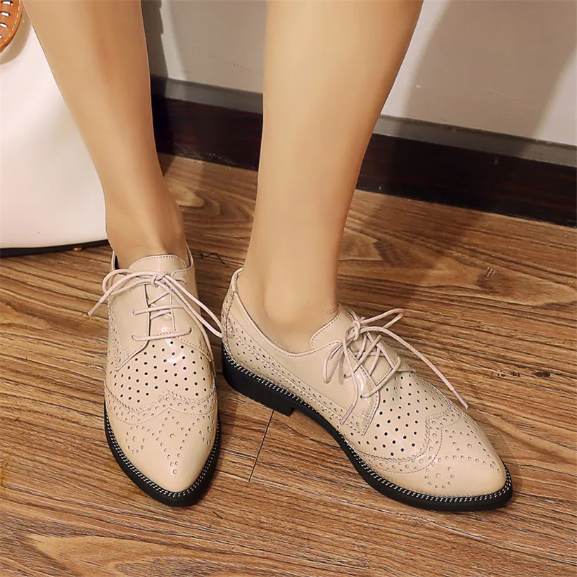 

Summer British Women Loafers Cool Holed Patent Leather Pointed Toe Flats Lace-up Casual Office Dress Lady Brogues Vintage Shoes