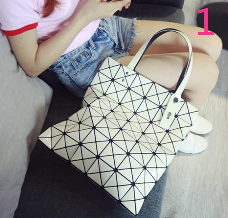 

2018 leather double fold female purse heart
