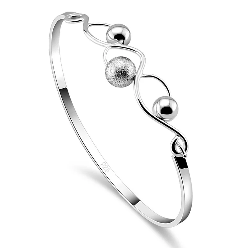 Fashionable sterling silver bracelet.Solid 925 silver women bracelet
