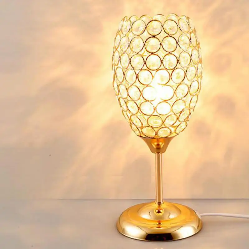 

Manufacturer's Direct Selling Creative Individual Crystal Table Lamp Modern Simple Bedroom Bedside Crystal Moderne Desk Lamp