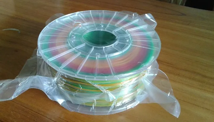 The transparent plate color mixed color 3D printer supplies a multicolor gradient PLA monofilament multicolor color