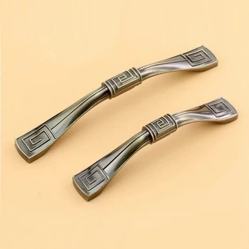 1pcs Vintage Kitchen Cabinets Furniture Wardrobe Medicine Classic Antique Bronze Handle Vintage Drawer Knobs Pulls