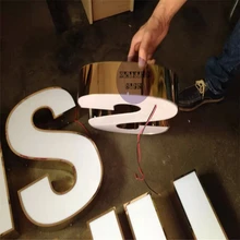 Factoy Outlet наружный акриловый светодиодный букв с золотыми возвратами цвета