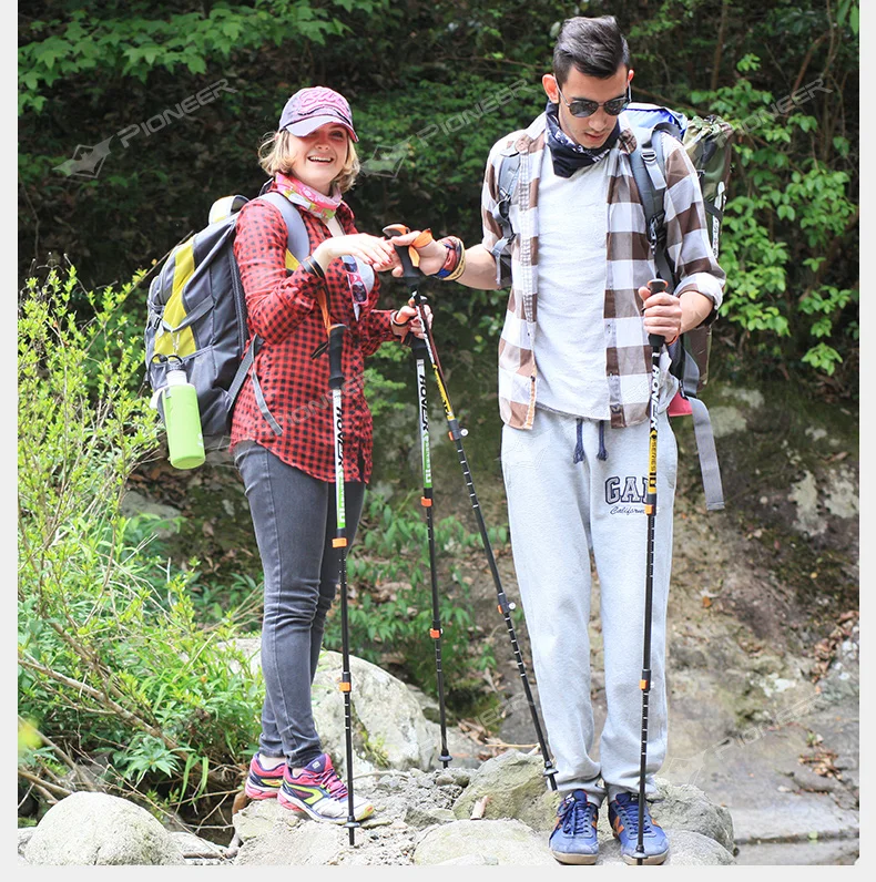 Ajudante para Caminhadas a pé Trekking de 62 Pack Canes Varas Pólos Cm-135 cm Ajustável Forte & Leve Alpenstocks Bom Subida 2-pc 5 High Quality Esporte e Lazer