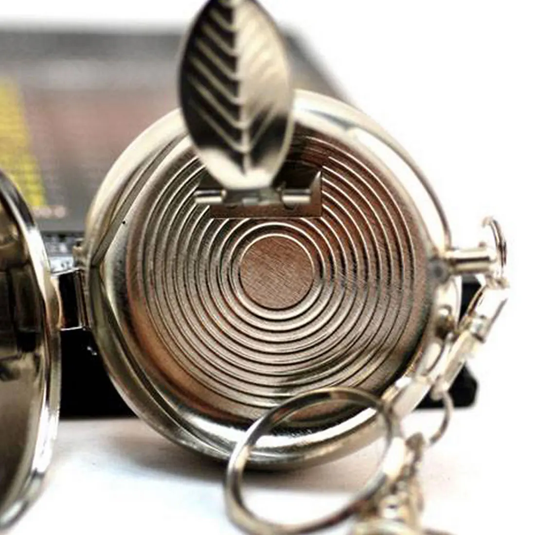 Hot Sale Outdoors Round Cigarette Keychain Portable Ashtrays Stainless