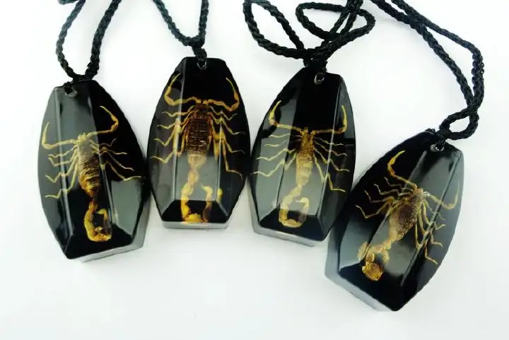 

FREE SHIPPING 8 PCS charming gold scorpion jewelry black back pendant