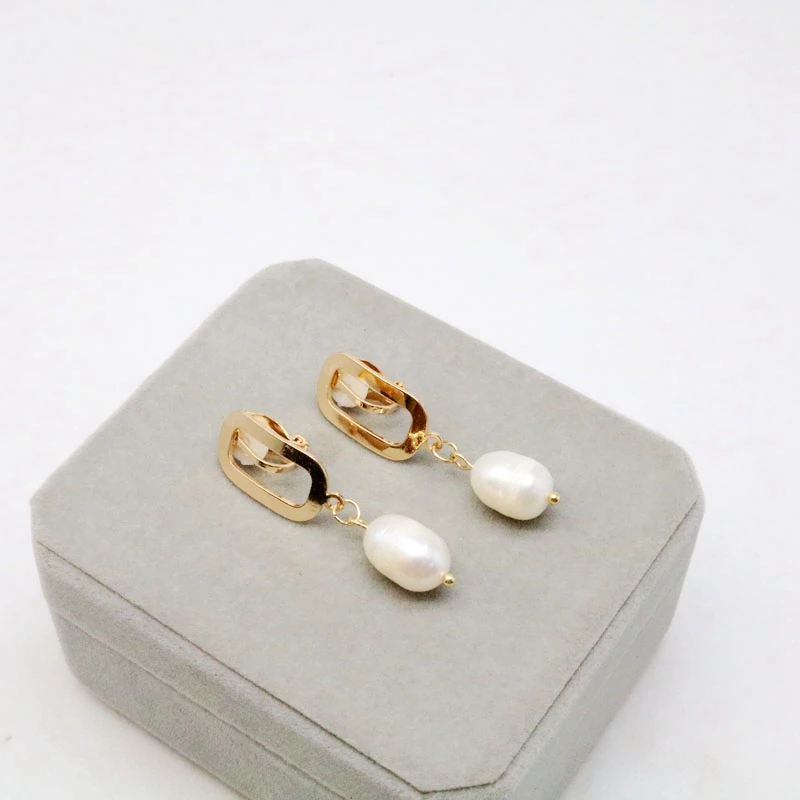 

Free Shipping Fresh Water Pearl Charm Cute Earring