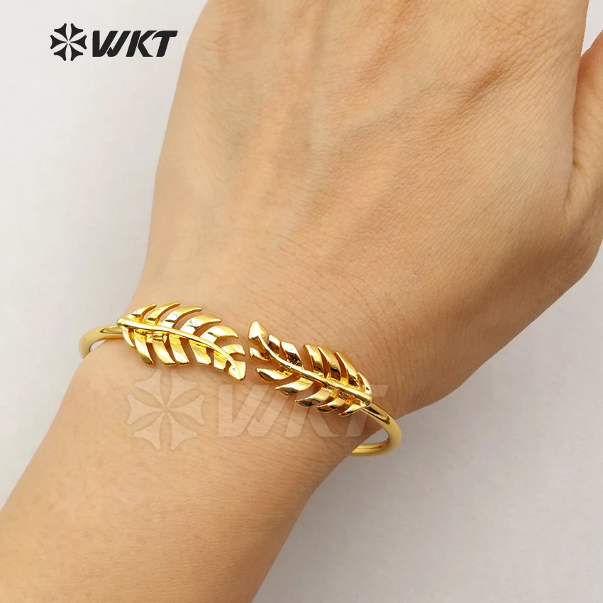 Leaf design gold bangles Clearance
