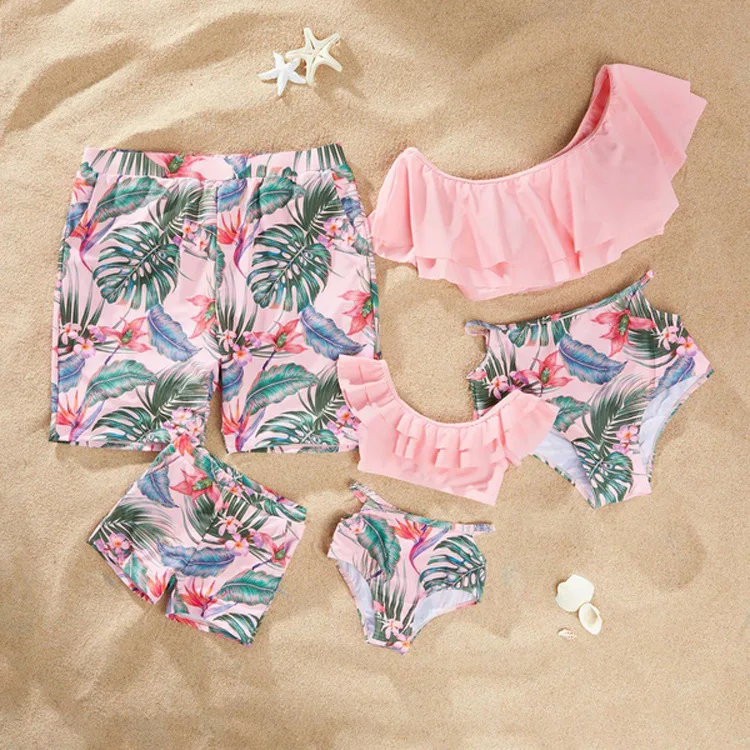 

2019 Sand Family Matching Clothes Look Mommy and Me Swimwear Flounce Mother Daughter Bikini Swimsuits Dad Son Swim Shorts