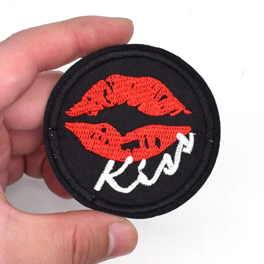 

2Pcs Nice Kiss badges patches for clothing iron embroidered patch applique iron sew on patches sewing accessories for clothes