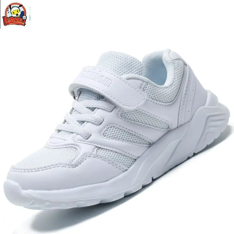 boys white sports shoes