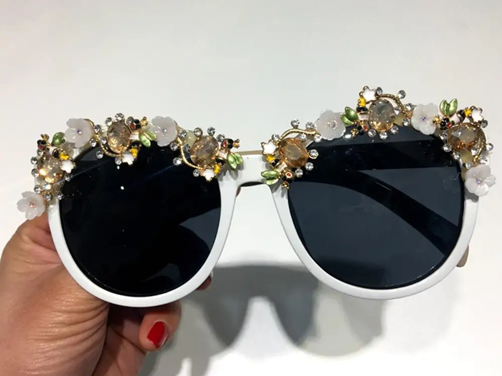 Женские солнцезащитные очки, фирменный дизайн, роскошный металлический кристалл драгоценности, солнцезащитные очки, стразы, Женские винтажные Модные оттенки - Цвет линз: white