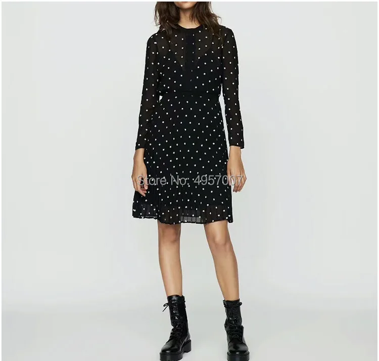 Стильное короткое Плиссированное мини-платье черного цвета с цветочной вышивкой, модель года, с круглым вырезом, длинными рукавами и эластичной резинкой на талии