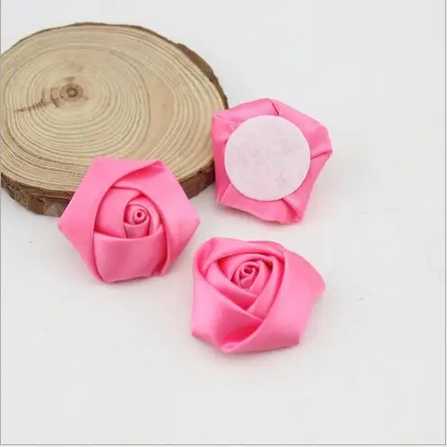 Дешевые 50 шт./лот DIY ручной работы диаметр 5 см атласная роза Искусственные ленты цветок для невесты Свадебный букет декоративный - Цвет: pink