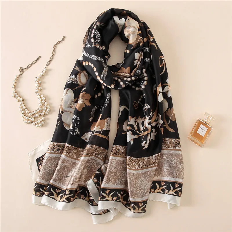 

China 2019 summer women scarf fashion quality soft silk scarves female shawls Foulard Beach printed wraps bandana