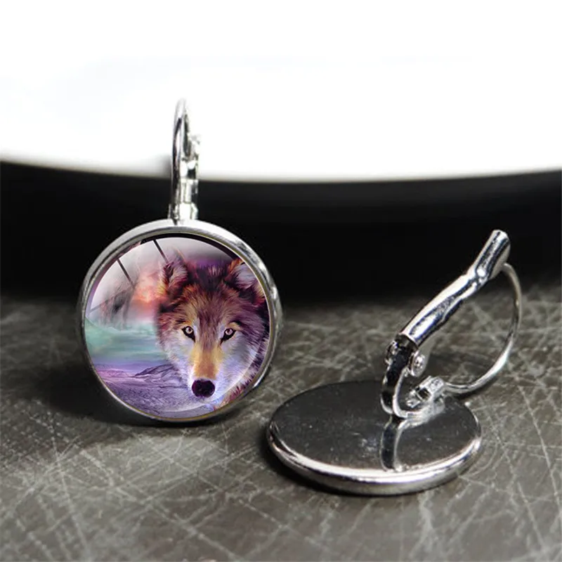 

Vintage Howling Wolf And Moon Earrings For Women Jewelry Nature Wildlife Animal Full Moon Jewelry Souvenirs Creative Gift