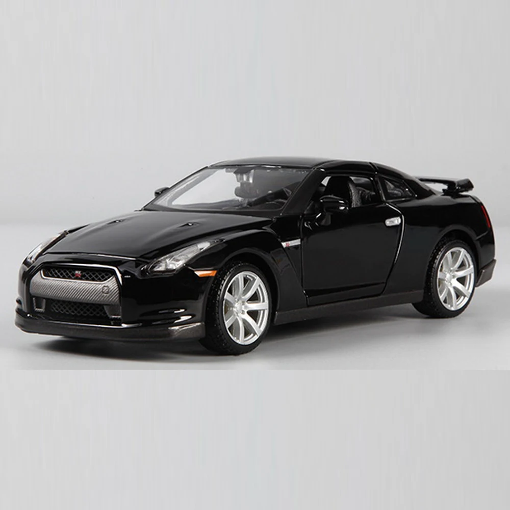 1:24 Масштаб Nissan GTR 2009 GT-R R35 белый черный, серебристый цвет Цвет металл литья под давлением Модель Авто для мальчиков игрушки подарок
