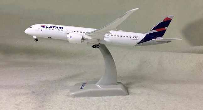 

Rare HEP 1/400 Chile LATAM Airlines B787-9 simulation aircraft model Alloy collection model