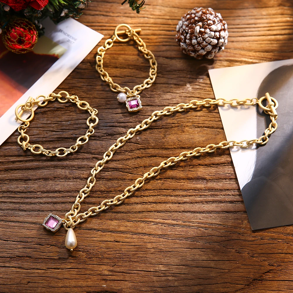 

Lalynnlys Gold Color ZA Fashion Necklace Women Rhinestone Simulated Pearl Square Pendant Necklaces Vintage Exaggerated Jewelry