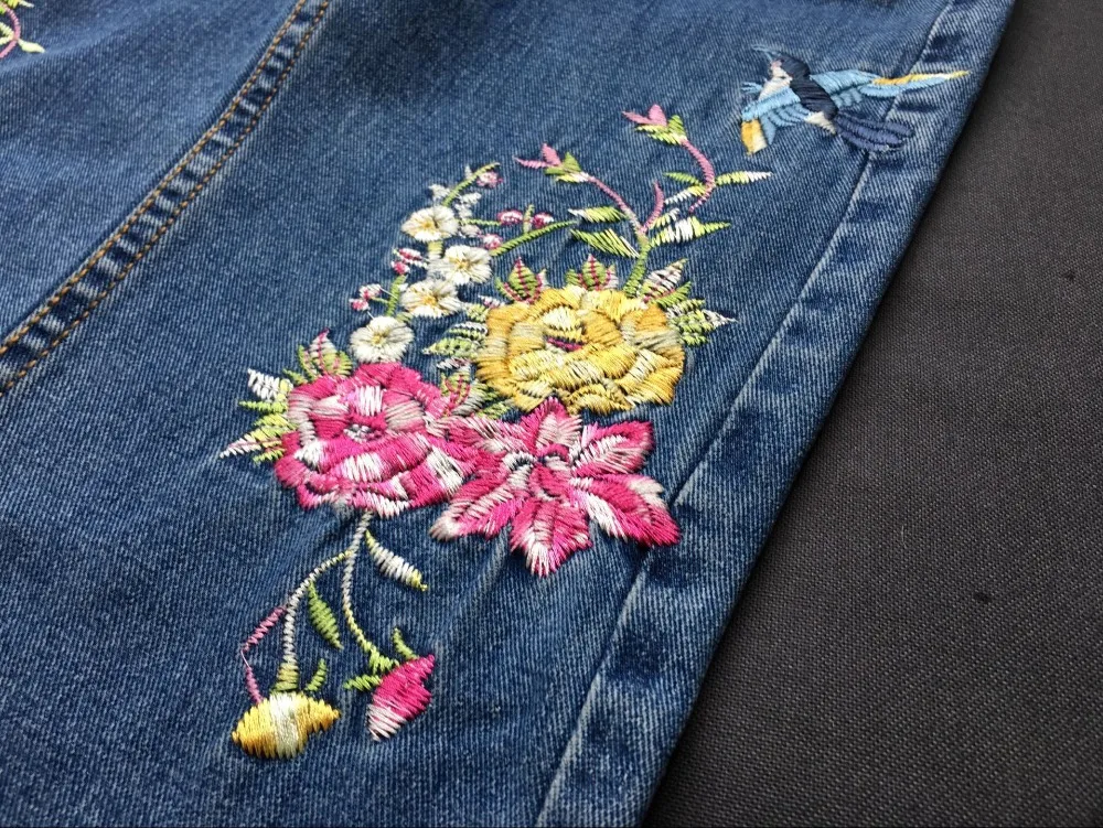 2017 Europe and the United States women\'s three-dimensional 3D heavy craft bird flowers before and after embroidery high waist Slim straight jeans large code system 46 yards (27)