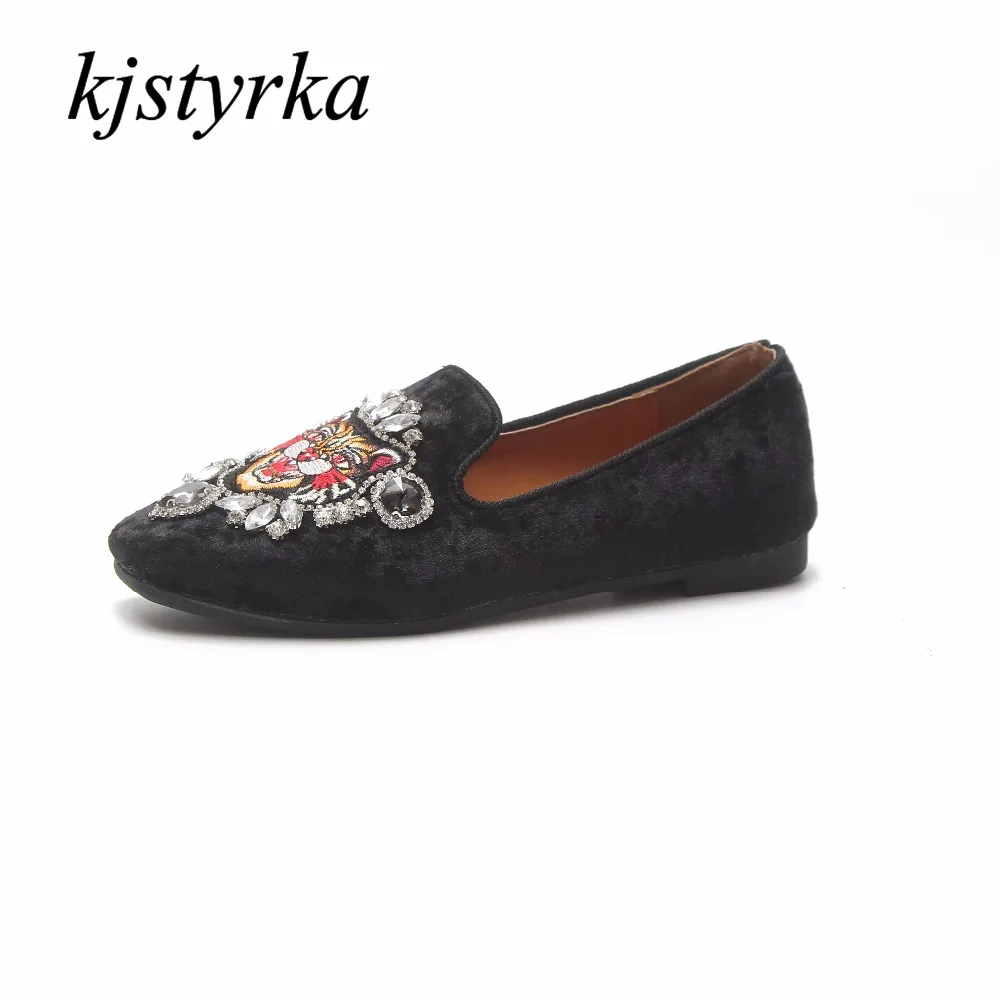 

Kjstyrka 2018 Woman Flats Casual Shoes Spring Single personality Tiger head crystal Female Fashion Flats eisure Shoes