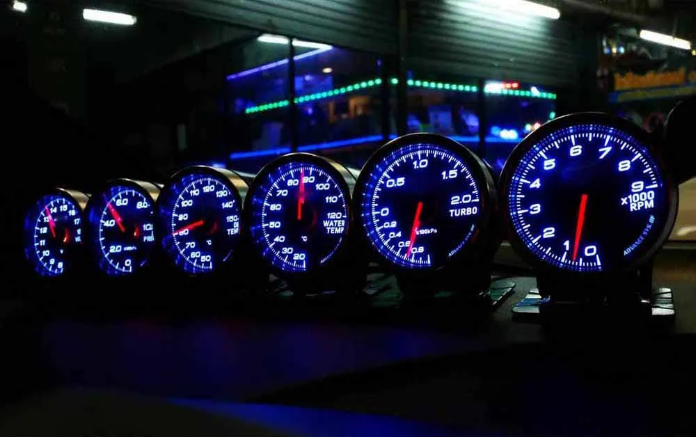 

Defi Link System zd + 6 gauges BF CR RS C2 Daisy Chain Gauges Volt Water Temperature Oil Temp Oil Press Rpm Turbo Boost Gauge