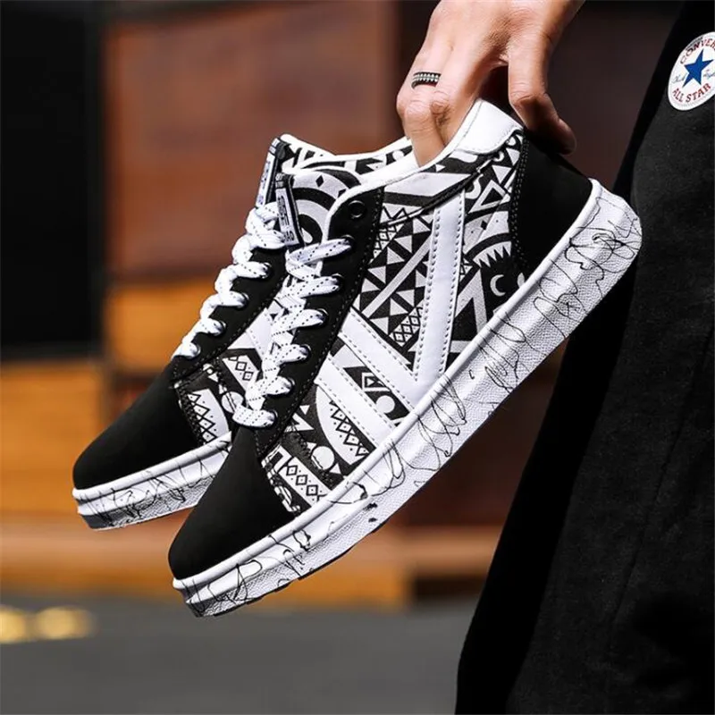 New men's casual shoes Korean plate shoes tide black and white movement outdoor Sneakers shoes spring and autumn men's shoes