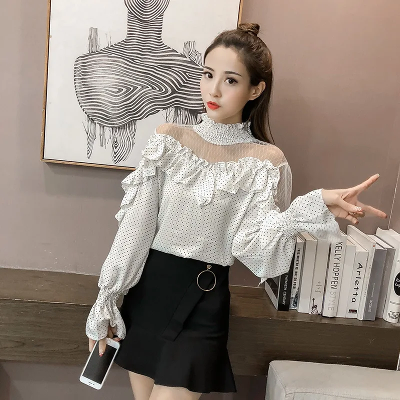

[EWQ] 2019 spring autumn new pattern trutleneck collar flare sleeve dot print patchwork mesh t-shirt women fashion tide AH00700XL