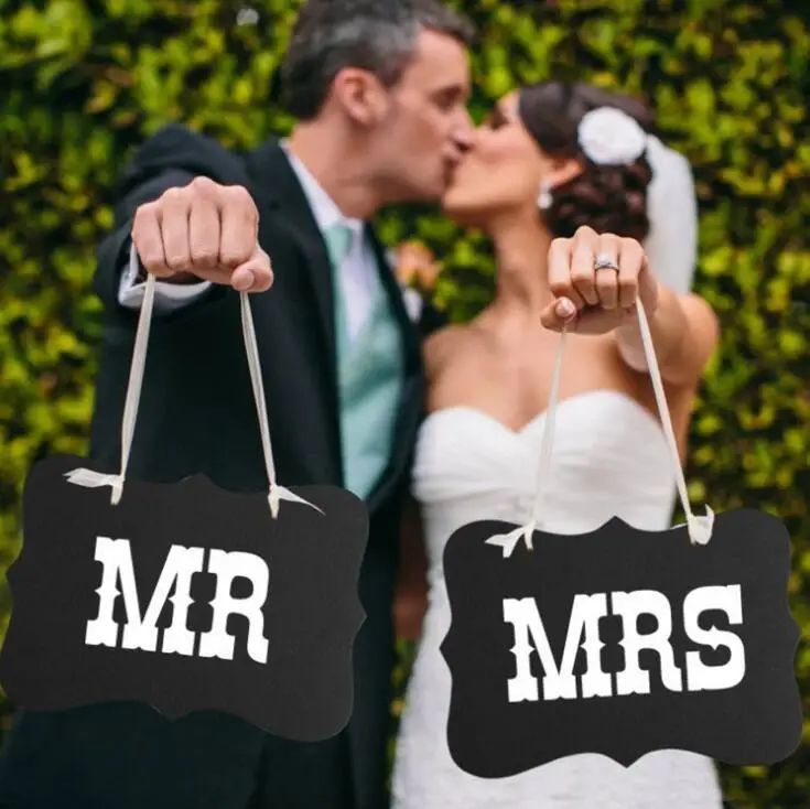 

1set 2 colors DIY Black Mr Mrs Paper Board+Ribbon Sign Photo Booth Props Wedding decoration Party Favor photocall for weddings