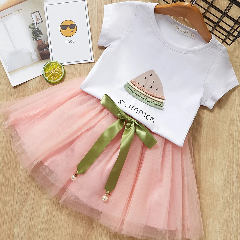Bear Leader 2016 New bebe Fashion Kids Girls Clothes Set Black Bowknot Short T-shirt +Flowers Ball Gown Dress 2pcs Clothing Sets