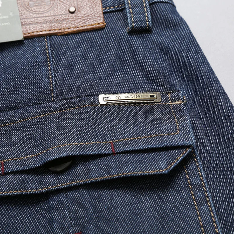 3697924635_1922780878