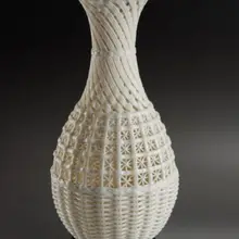 Красивая китайская винтажная белая фарфоровая ваза ручной работы