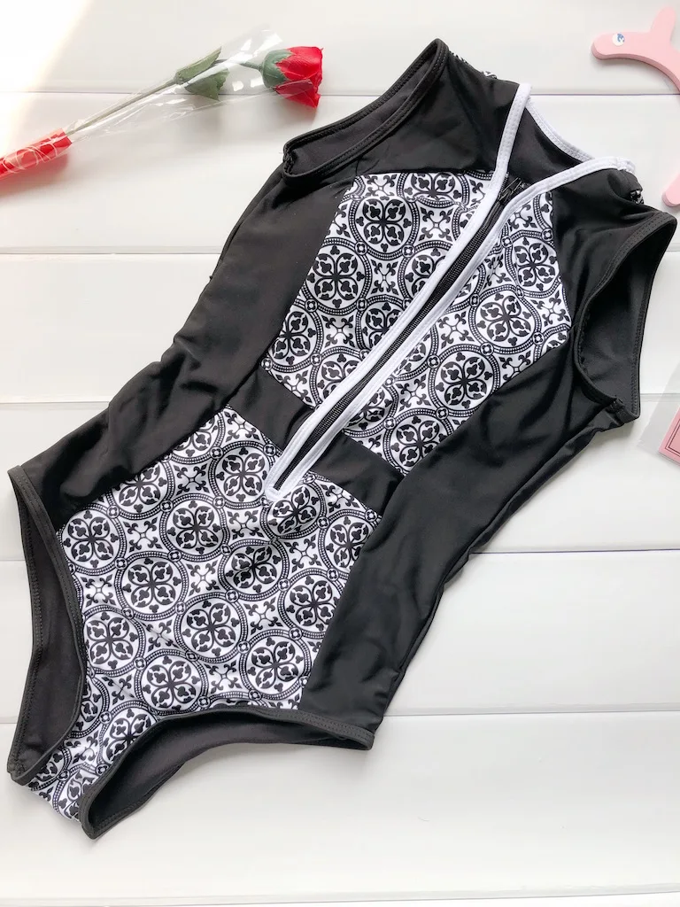 

2017 Black and White Floral Printed Zipper One-Piece Swimsuit Bikini Bathing Suit Swimwear Beachwear For Women