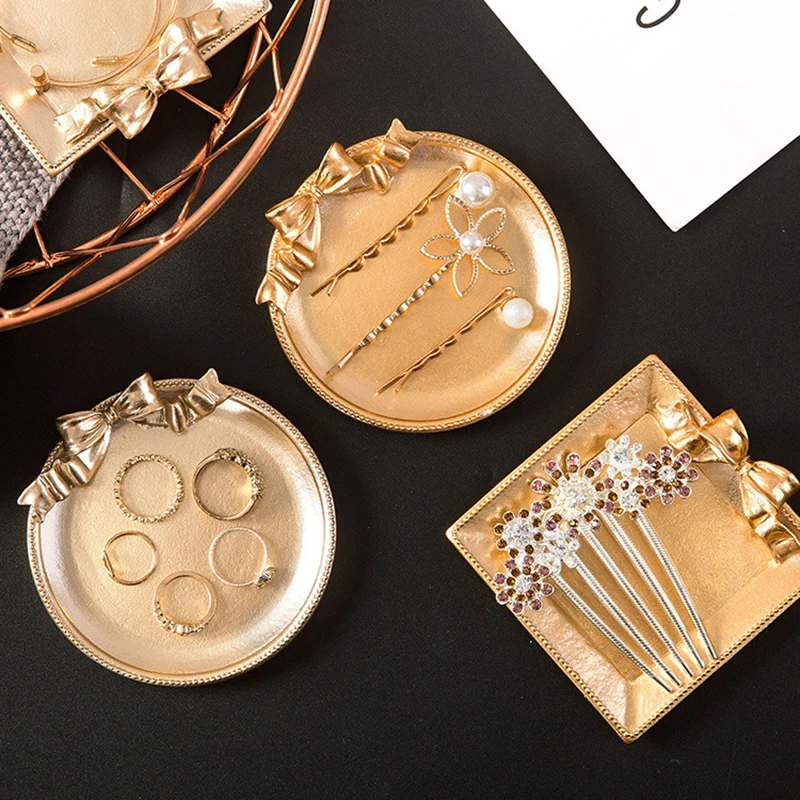 

Scandinavia Metal Storage Tray Mini Matte Gold Oval Plate Vogue Mini Jewelry Display Tray Storage Desktop Decor Organizer