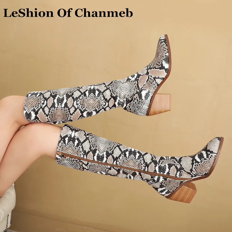 

Women Sexy Snake Print Chunky Heel Knee Boots Pointed Toe Python Pattern High Boots Runway Dress Shoes Plus Size 34-43 44 Bootie