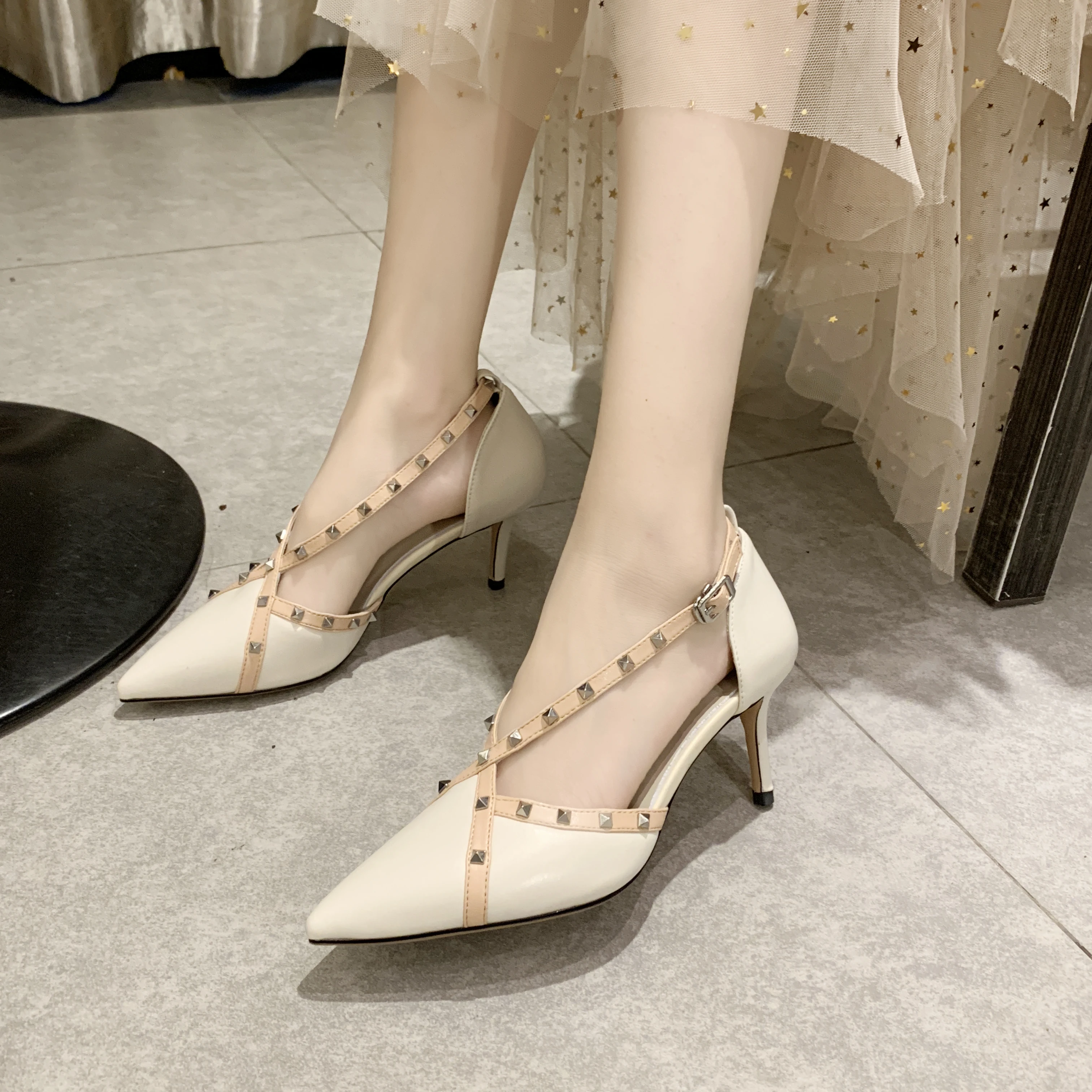 

2019 New Fashion Gladiator Women rivet Sandals High Heels Pointed Toe Dress Solid Shoes Rome Handmade Slip-on Thin Heels Sandals