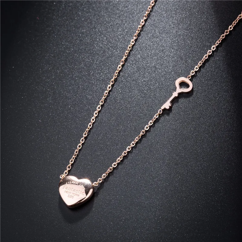 

Titanium Steel Romantic Love Heart Key Chain Choker Necklace Classic Rose Gold Wedding Necklaces For Women Christmas Gift N18147