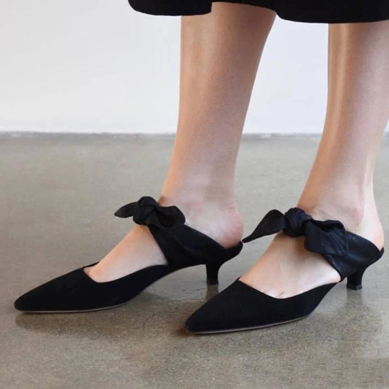 Мода Узел Шлёпанцы Обувь на каблуке-рюмочке женская обувь тапочки с бабочкой Свадебная вечеринка обувь Острый носок слипоны летние