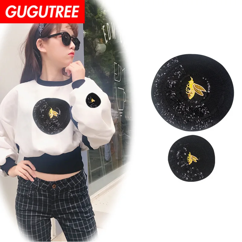 

GUGUTREE embroidery Sequins big bee patches animal patches badges applique patches for clothing XC-136